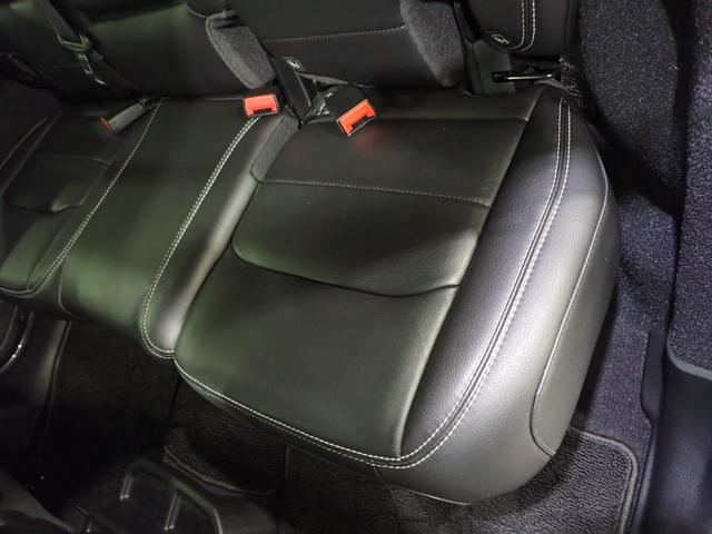 ジープ・ラングラーアンリミテッド サハラ　認定中古車保証１年付帯　レザーシート　シートヒーター　ハンドルヒーター　Ａｐｐｌｅ　ｃａｒ　ｐｌａｙ　ＡｎｄｏｒｉｄＡｕｔｏ　Ｂｌｕｅｔｏｏｔｈ　ＬＥＤヘッドライト　ＥＴＣ２．０　サイドステップ付き（9枚目）