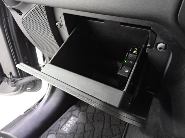 ジープ・ラングラーアンリミテッド サハラ　認定中古車保証１年付帯　レザーシート　シートヒーター　ハンドルヒーター　Ａｐｐｌｅ　ｃａｒ　ｐｌａｙ　ＡｎｄｏｒｉｄＡｕｔｏ　Ｂｌｕｅｔｏｏｔｈ　ＬＥＤヘッドライト　ＥＴＣ２．０　サイドステップ付き（38枚目）