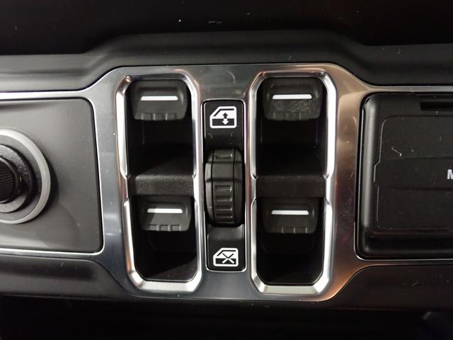 ジープ・ラングラーアンリミテッド サハラ　認定中古車保証１年付帯　レザーシート　シートヒーター　ハンドルヒーター　Ａｐｐｌｅ　ｃａｒ　ｐｌａｙ　ＡｎｄｏｒｉｄＡｕｔｏ　Ｂｌｕｅｔｏｏｔｈ　ＬＥＤヘッドライト　ＥＴＣ２．０　サイドステップ付き（53枚目）