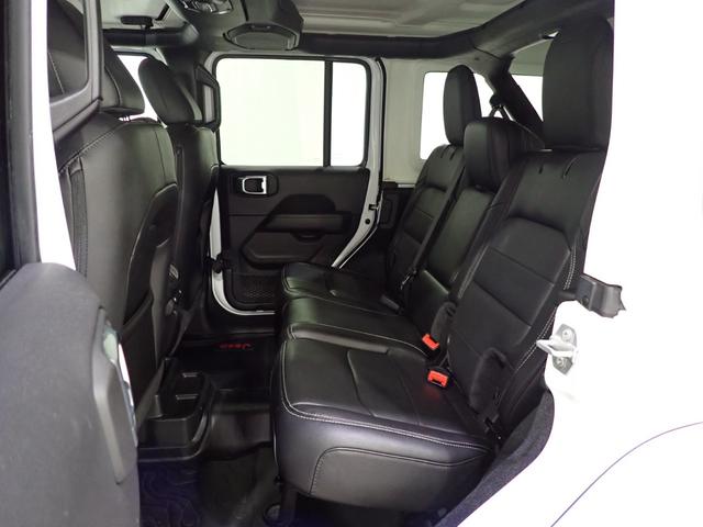 ジープ・ラングラーアンリミテッド サハラ　認定中古車保証１年付帯　レザーシート　シートヒーター　ハンドルヒーター　ＡｎｄｏｒｉｄＡｕｔｏ　Ａｐｐｌｅ　ｃａｒ　ｐｌａｙ　Ｂｌｕｅｔｏｏｔｈ　ＬＥＤヘッドライト　ＥＴＣ２．０（8枚目）