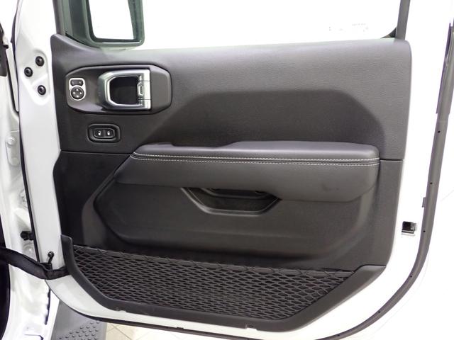 ジープ・ラングラーアンリミテッド サハラ　認定中古車保証１年付帯　レザーシート　シートヒーター　ハンドルヒーター　ＡｎｄｏｒｉｄＡｕｔｏ　Ａｐｐｌｅ　ｃａｒ　ｐｌａｙ　Ｂｌｕｅｔｏｏｔｈ　ＬＥＤヘッドライト　ＥＴＣ２．０（15枚目）