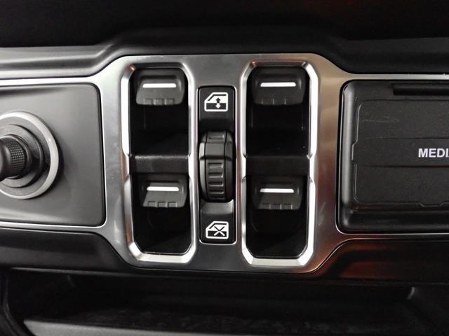 ジープ・ラングラーアンリミテッド サハラ　認定中古車保証１年付帯　レザーシート　シートヒーター　ハンドルヒーター　ＡｎｄｏｒｉｄＡｕｔｏ　Ａｐｐｌｅ　ｃａｒ　ｐｌａｙ　Ｂｌｕｅｔｏｏｔｈ　ＬＥＤヘッドライト　ＥＴＣ２．０（54枚目）