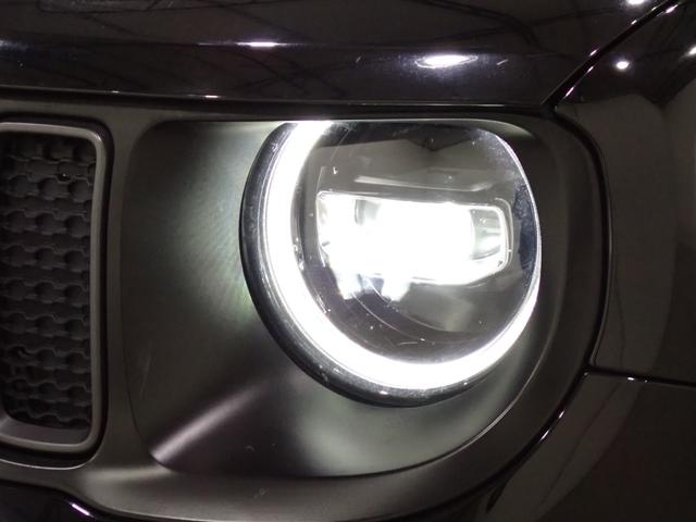 ジープ・レネゲード トレイルホーク 認定中古車保証1年 4WD AndoridAuto Apple car play Bluetooth ファブリックシート クルーズコントロール アイドリングストップ ドラレコ前後(3枚目)