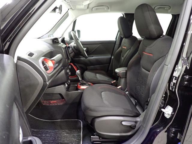ジープ・レネゲード トレイルホーク 認定中古車保証1年 4WD AndoridAuto Apple car play Bluetooth ファブリックシート クルーズコントロール アイドリングストップ ドラレコ前後(6枚目)