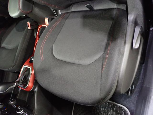 ジープ・レネゲード トレイルホーク 認定中古車保証1年 4WD AndoridAuto Apple car play Bluetooth ファブリックシート クルーズコントロール アイドリングストップ ドラレコ前後(7枚目)