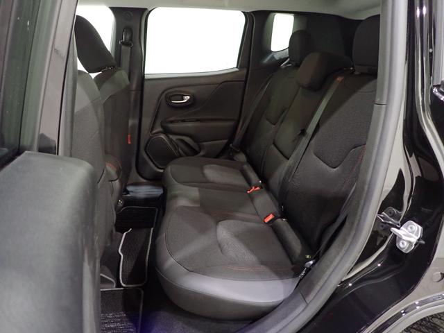 ジープ・レネゲード トレイルホーク 認定中古車保証1年 4WD AndoridAuto Apple car play Bluetooth ファブリックシート クルーズコントロール アイドリングストップ ドラレコ前後(8枚目)