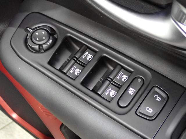 ジープ・レネゲード トレイルホーク 認定中古車保証1年 4WD AndoridAuto Apple car play Bluetooth ファブリックシート クルーズコントロール アイドリングストップ ドラレコ前後(16枚目)