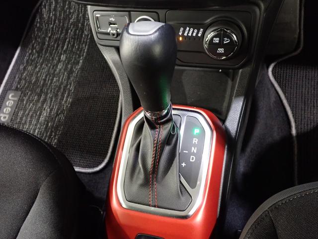 ジープ・レネゲード トレイルホーク 認定中古車保証1年 4WD AndoridAuto Apple car play Bluetooth ファブリックシート クルーズコントロール アイドリングストップ ドラレコ前後(46枚目)