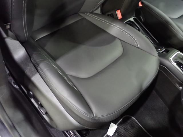 ジープ・レネゲード リミテッド 認定中古車保証1年付帯 ドラレコ付き レザーシート シートヒーター ハンドルヒーター LEDヘッドライト アダプティブクルーズコントロール 衝突軽減ブレーキシステム ETC2.0(13枚目)