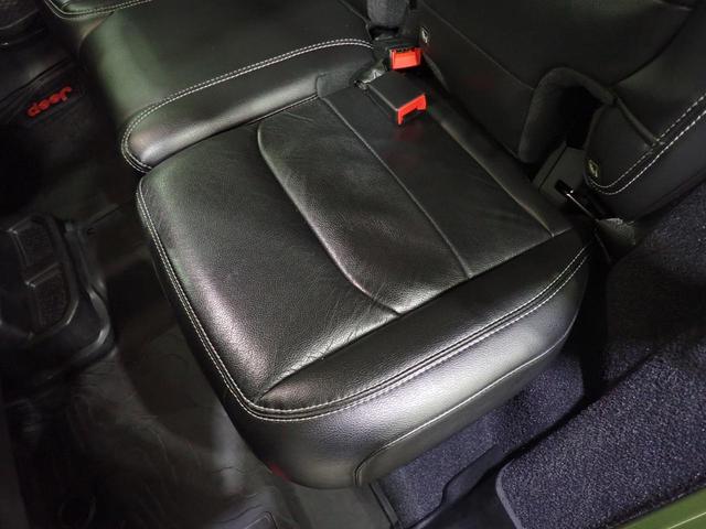 ジープ・ラングラーアンリミテッド サハラ・サージグリーン 認定中古車保証1年付帯 レザーシート AndoridAuto Apple car play Bluetooth LEDヘッドライト シートヒーター ハンドルヒーター ETC2.0(13枚目)