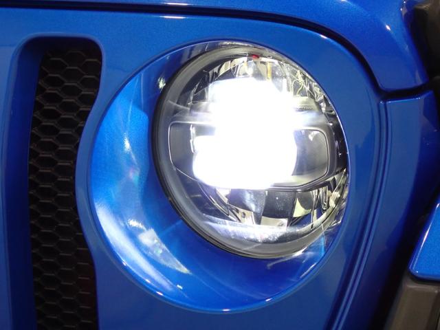 ジープ・ラングラーアンリミテッド サハラ　スカイワンタッチパワートップ　認定中古車保証１年付帯　パワートップ　レザーシート　ＡｎｄｏｒｉｄＡｕｔｏ　Ａｐｐｌｅ　ｃａｒ　ｐｌａｙ　Ｂｌｕｅｔｏｏｔｈ　ＬＥＤヘッドライト　シートヒーター　ハンドルヒーター　ＥＴＣ２．０（7枚目）