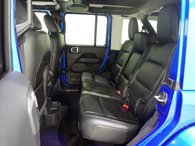 ジープ・ラングラーアンリミテッド サハラ　スカイワンタッチパワートップ　認定中古車保証１年付帯　パワートップ　レザーシート　ＡｎｄｏｒｉｄＡｕｔｏ　Ａｐｐｌｅ　ｃａｒ　ｐｌａｙ　Ｂｌｕｅｔｏｏｔｈ　ＬＥＤヘッドライト　シートヒーター　ハンドルヒーター　ＥＴＣ２．０（14枚目）