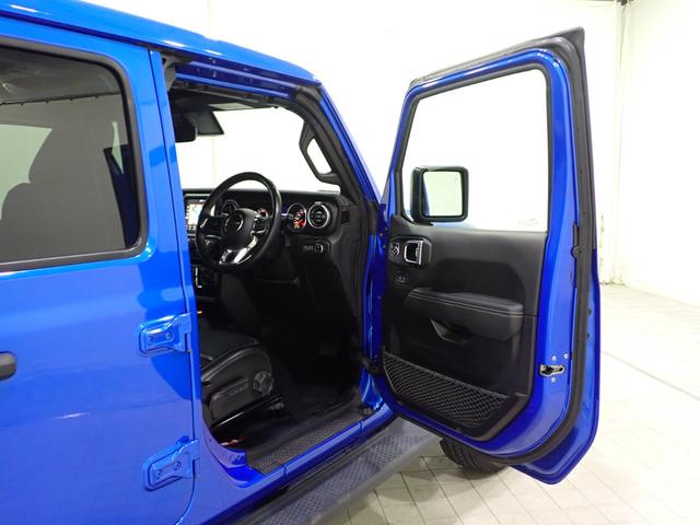 ジープ・ラングラーアンリミテッド サハラ　スカイワンタッチパワートップ　認定中古車保証１年付帯　パワートップ　レザーシート　ＡｎｄｏｒｉｄＡｕｔｏ　Ａｐｐｌｅ　ｃａｒ　ｐｌａｙ　Ｂｌｕｅｔｏｏｔｈ　ＬＥＤヘッドライト　シートヒーター　ハンドルヒーター　ＥＴＣ２．０（20枚目）