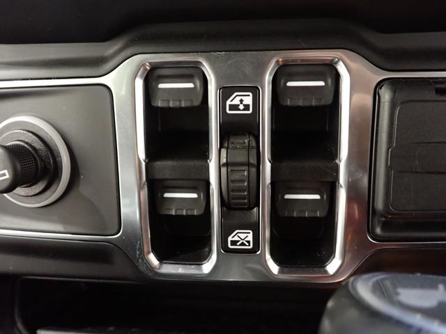 ジープ・ラングラーアンリミテッド サハラ　スカイワンタッチパワートップ　認定中古車保証１年付帯　パワートップ　レザーシート　ＡｎｄｏｒｉｄＡｕｔｏ　Ａｐｐｌｅ　ｃａｒ　ｐｌａｙ　Ｂｌｕｅｔｏｏｔｈ　ＬＥＤヘッドライト　シートヒーター　ハンドルヒーター　ＥＴＣ２．０（52枚目）