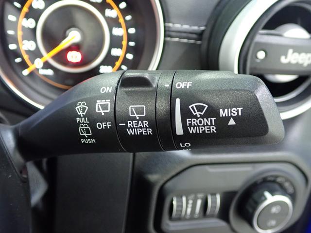 ジープ・ラングラーアンリミテッド サハラ　スカイワンタッチパワートップ　認定中古車保証１年付帯　パワートップ　レザーシート　ＡｎｄｏｒｉｄＡｕｔｏ　Ａｐｐｌｅ　ｃａｒ　ｐｌａｙ　Ｂｌｕｅｔｏｏｔｈ　ＬＥＤヘッドライト　シートヒーター　ハンドルヒーター　ＥＴＣ２．０（71枚目）