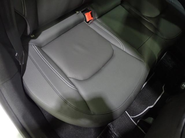 ジープ・レネゲード リミテッド　認定中古車保証１年付帯　サイドバイザー　レザーシート　シートヒーター　ＡｎｄｏｒｉｄＡｕｔｏ　Ａｐｐｌｅ　ｃａｒ　ｐｌａｙ　Ｂｌｕｅｔｏｏｔｈ　バックカメラ　ＬＥＤヘッドライト　ＥＴＣ２．０（11枚目）