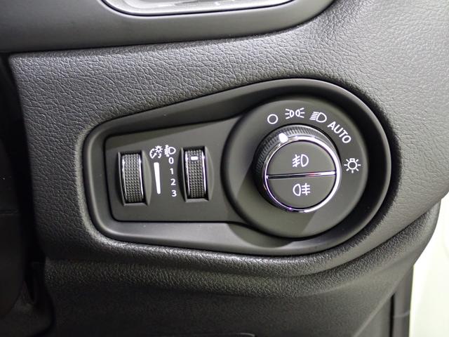 ジープ・レネゲード リミテッド　認定中古車保証１年付帯　サイドバイザー　レザーシート　シートヒーター　ＡｎｄｏｒｉｄＡｕｔｏ　Ａｐｐｌｅ　ｃａｒ　ｐｌａｙ　Ｂｌｕｅｔｏｏｔｈ　バックカメラ　ＬＥＤヘッドライト　ＥＴＣ２．０（61枚目）