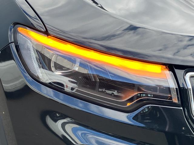 ジープ・コンパス リミテッド　弊社元試乗車　ワンオーナー　禁煙車　Ａｐｐｌｅ　ｃａｒ　ｐｌａｙ　ＡｎｄｏｒｉｄＡｕｔｏ　Ｂｌｕｅｔｏｏｔｈ　レザーシート　シートヒーター　ハンドルヒーター　３６０°カメラ　電動リアゲート（7枚目）