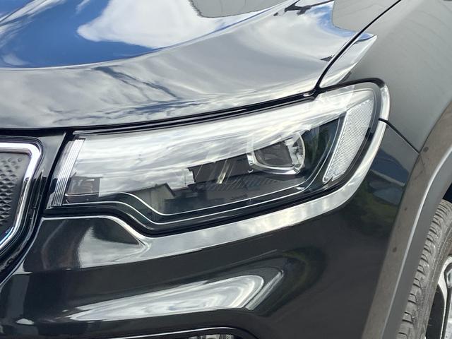 ジープ・コンパス リミテッド　弊社元試乗車　ワンオーナー　禁煙車　Ａｐｐｌｅ　ｃａｒ　ｐｌａｙ　ＡｎｄｏｒｉｄＡｕｔｏ　Ｂｌｕｅｔｏｏｔｈ　レザーシート　シートヒーター　ハンドルヒーター　３６０°カメラ　電動リアゲート（10枚目）