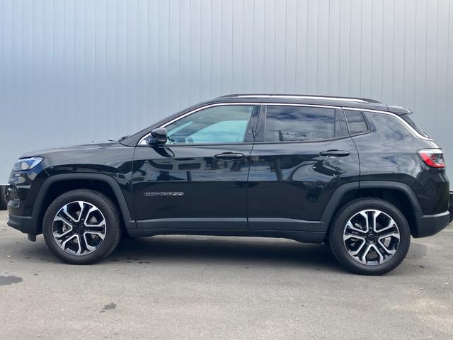 ジープ・コンパス リミテッド　弊社元試乗車　ワンオーナー　禁煙車　Ａｐｐｌｅ　ｃａｒ　ｐｌａｙ　ＡｎｄｏｒｉｄＡｕｔｏ　Ｂｌｕｅｔｏｏｔｈ　レザーシート　シートヒーター　ハンドルヒーター　３６０°カメラ　電動リアゲート（18枚目）