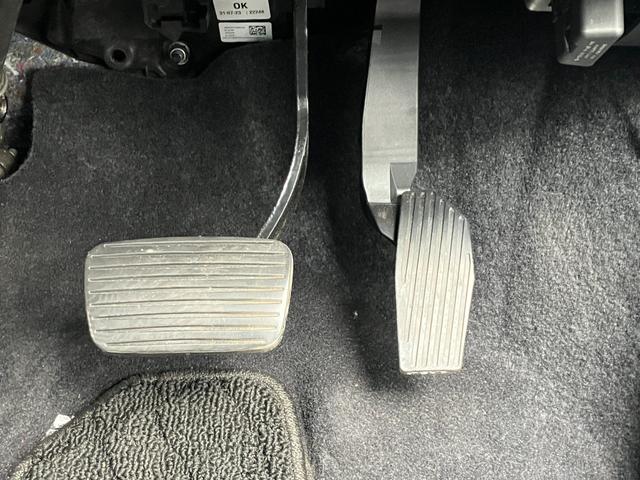 ジープ・コンパス リミテッド　弊社元試乗車　ワンオーナー　禁煙車　Ａｐｐｌｅ　ｃａｒ　ｐｌａｙ　ＡｎｄｏｒｉｄＡｕｔｏ　Ｂｌｕｅｔｏｏｔｈ　レザーシート　シートヒーター　ハンドルヒーター　３６０°カメラ　電動リアゲート（49枚目）