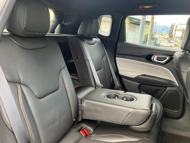 ジープ・コンパス リミテッド　弊社元試乗車　ワンオーナー　禁煙車　Ａｐｐｌｅ　ｃａｒ　ｐｌａｙ　ＡｎｄｏｒｉｄＡｕｔｏ　Ｂｌｕｅｔｏｏｔｈ　レザーシート　シートヒーター　ハンドルヒーター　３６０°カメラ　電動リアゲート（60枚目）