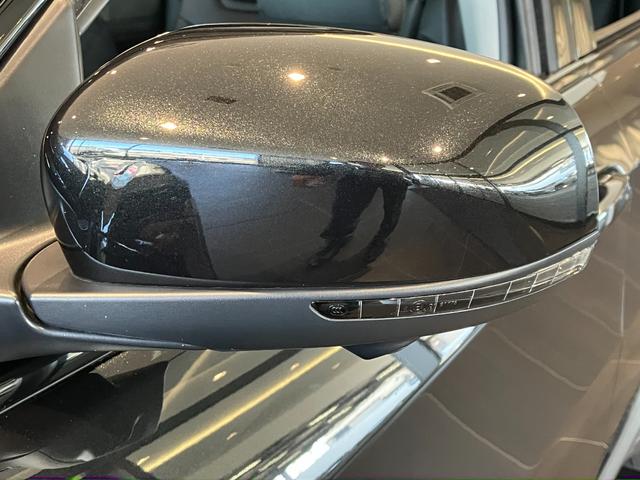 ジープ・コマンダー トレイル　エディション　限定１００台　登録未使用車　ショールーム展示車　ワンオーナー　禁煙車　ＡｎｄｏｒｉｄＡｕｔｏ　Ａｐｐｌｅ　ｃａｒ　ｐｌａｙ　Ｂｌｕｅｔｏｏｔｈ　シートメモリー機能　ＥＴＣ２．０　レザーシート（6枚目）