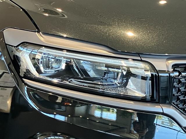 ジープ・コマンダー トレイル　エディション　限定１００台　登録未使用車　ショールーム展示車　ワンオーナー　禁煙車　ＡｎｄｏｒｉｄＡｕｔｏ　Ａｐｐｌｅ　ｃａｒ　ｐｌａｙ　Ｂｌｕｅｔｏｏｔｈ　シートメモリー機能　ＥＴＣ２．０　レザーシート（9枚目）