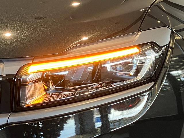 ジープ・コマンダー トレイル　エディション　限定１００台　登録未使用車　ショールーム展示車　ワンオーナー　禁煙車　ＡｎｄｏｒｉｄＡｕｔｏ　Ａｐｐｌｅ　ｃａｒ　ｐｌａｙ　Ｂｌｕｅｔｏｏｔｈ　シートメモリー機能　ＥＴＣ２．０　レザーシート（12枚目）