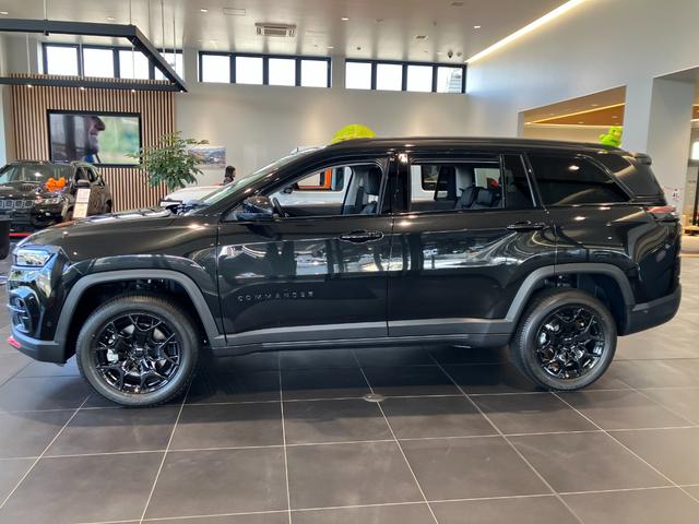 ジープ・コマンダー トレイル　エディション　限定１００台　登録未使用車　ショールーム展示車　ワンオーナー　禁煙車　ＡｎｄｏｒｉｄＡｕｔｏ　Ａｐｐｌｅ　ｃａｒ　ｐｌａｙ　Ｂｌｕｅｔｏｏｔｈ　シートメモリー機能　ＥＴＣ２．０　レザーシート（15枚目）