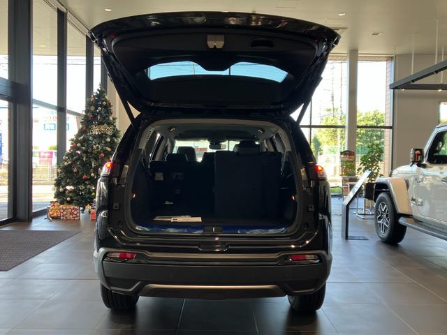 ジープ・コマンダー トレイル　エディション　限定１００台　登録未使用車　ショールーム展示車　ワンオーナー　禁煙車　ＡｎｄｏｒｉｄＡｕｔｏ　Ａｐｐｌｅ　ｃａｒ　ｐｌａｙ　Ｂｌｕｅｔｏｏｔｈ　シートメモリー機能　ＥＴＣ２．０　レザーシート（19枚目）