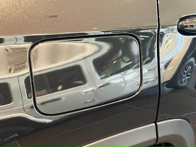 ジープ・コマンダー トレイル　エディション　限定１００台　登録未使用車　ショールーム展示車　ワンオーナー　禁煙車　ＡｎｄｏｒｉｄＡｕｔｏ　Ａｐｐｌｅ　ｃａｒ　ｐｌａｙ　Ｂｌｕｅｔｏｏｔｈ　シートメモリー機能　ＥＴＣ２．０　レザーシート（25枚目）