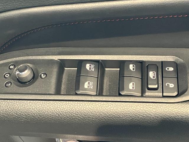 ジープ・コマンダー トレイル　エディション　限定１００台　登録未使用車　ショールーム展示車　ワンオーナー　禁煙車　ＡｎｄｏｒｉｄＡｕｔｏ　Ａｐｐｌｅ　ｃａｒ　ｐｌａｙ　Ｂｌｕｅｔｏｏｔｈ　シートメモリー機能　ＥＴＣ２．０　レザーシート（31枚目）