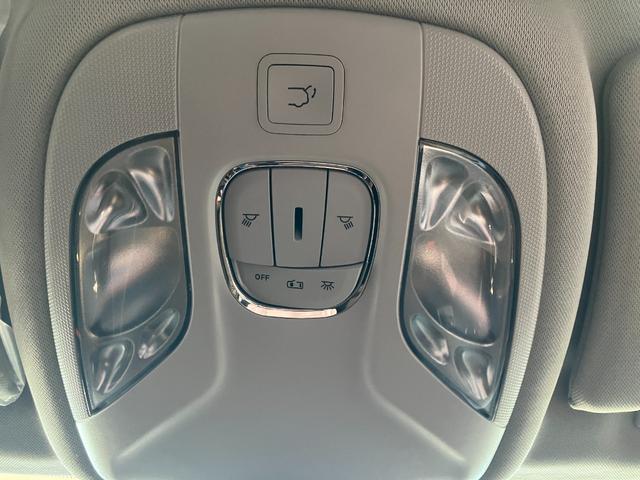 ジープ・コマンダー トレイル　エディション　限定１００台　登録未使用車　ショールーム展示車　ワンオーナー　禁煙車　ＡｎｄｏｒｉｄＡｕｔｏ　Ａｐｐｌｅ　ｃａｒ　ｐｌａｙ　Ｂｌｕｅｔｏｏｔｈ　シートメモリー機能　ＥＴＣ２．０　レザーシート（40枚目）