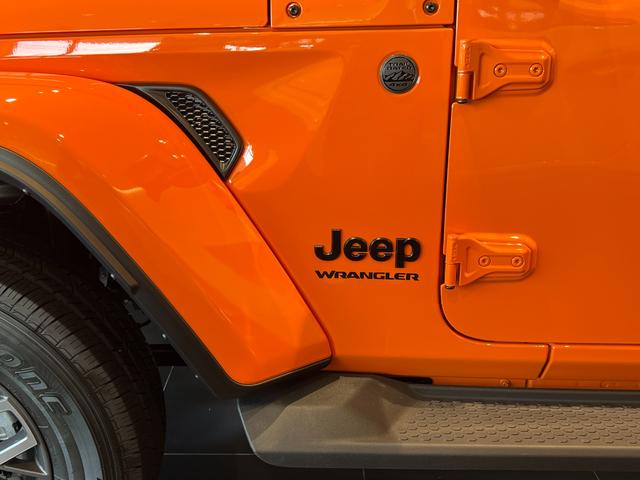 ジープ・ラングラーアンリミテッド サハラ　ホセ　登録未使用車　限定１００台　ショールーム展示　ワンオーナー　禁煙車　ＡｎｄｏｒｉｄＡｕｔｏ　Ａｐｐｌｅ　ｃａｒ　ｐｌａｙ　Ｂｌｕｅｔｏｏｔｈ　純正オーディオ　Ａｌｐｉｎｅ　ＥＴＣ２．０（11枚目）