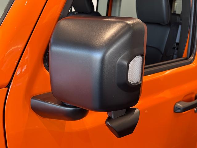 ジープ・ラングラーアンリミテッド サハラ　ホセ　登録未使用車　限定１００台　ショールーム展示　ワンオーナー　禁煙車　ＡｎｄｏｒｉｄＡｕｔｏ　Ａｐｐｌｅ　ｃａｒ　ｐｌａｙ　Ｂｌｕｅｔｏｏｔｈ　純正オーディオ　Ａｌｐｉｎｅ　ＥＴＣ２．０（15枚目）