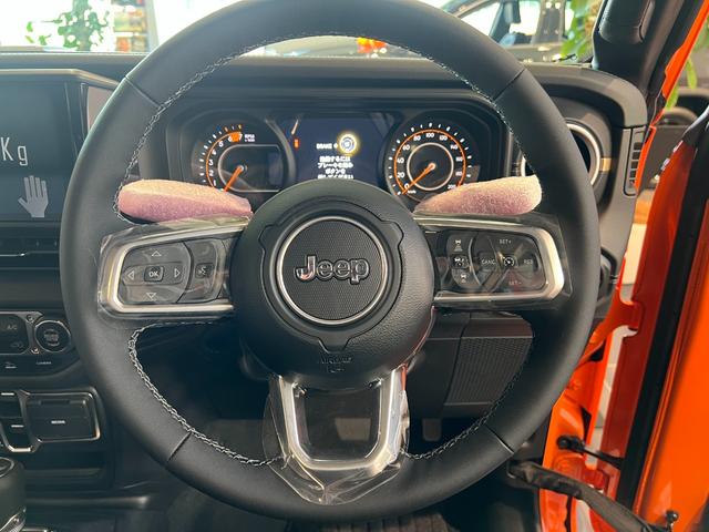 ジープ・ラングラーアンリミテッド サハラ　ホセ　登録未使用車　限定１００台　ショールーム展示　ワンオーナー　禁煙車　ＡｎｄｏｒｉｄＡｕｔｏ　Ａｐｐｌｅ　ｃａｒ　ｐｌａｙ　Ｂｌｕｅｔｏｏｔｈ　純正オーディオ　Ａｌｐｉｎｅ　ＥＴＣ２．０（16枚目）