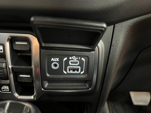 ジープ・ラングラーアンリミテッド サハラ　ホセ　登録未使用車　限定１００台　ショールーム展示　ワンオーナー　禁煙車　ＡｎｄｏｒｉｄＡｕｔｏ　Ａｐｐｌｅ　ｃａｒ　ｐｌａｙ　Ｂｌｕｅｔｏｏｔｈ　純正オーディオ　Ａｌｐｉｎｅ　ＥＴＣ２．０（29枚目）