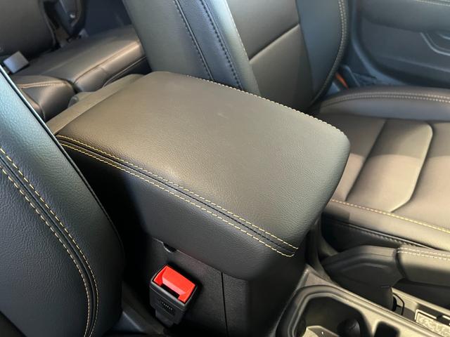 ジープ・ラングラーアンリミテッド サハラ　ホセ　登録未使用車　限定１００台　ショールーム展示　ワンオーナー　禁煙車　ＡｎｄｏｒｉｄＡｕｔｏ　Ａｐｐｌｅ　ｃａｒ　ｐｌａｙ　Ｂｌｕｅｔｏｏｔｈ　純正オーディオ　Ａｌｐｉｎｅ　ＥＴＣ２．０（33枚目）