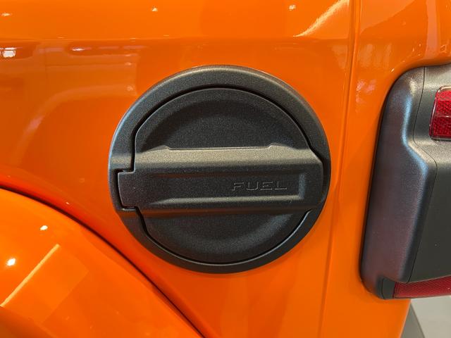 ジープ・ラングラーアンリミテッド サハラ　ホセ　登録未使用車　限定１００台　ショールーム展示　ワンオーナー　禁煙車　ＡｎｄｏｒｉｄＡｕｔｏ　Ａｐｐｌｅ　ｃａｒ　ｐｌａｙ　Ｂｌｕｅｔｏｏｔｈ　純正オーディオ　Ａｌｐｉｎｅ　ＥＴＣ２．０（42枚目）