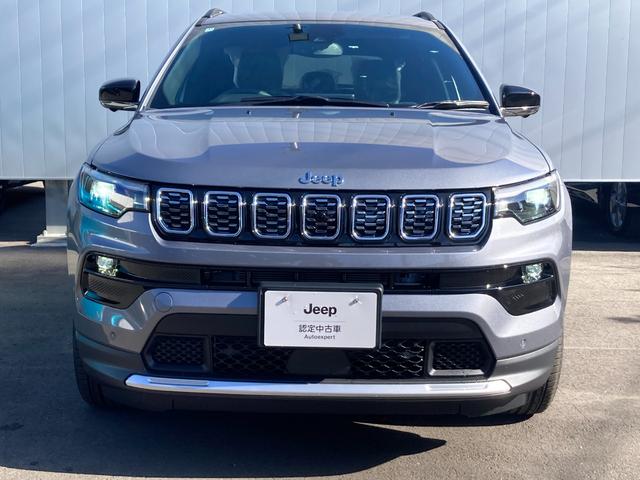 ジープ・コンパス リミテッド　登録未使用車　ワンオーナー　禁煙車　Ａｐｐｌｅ　ｃａｒ　ｐｌａｙ　ＡｎｄｏｒｉｄＡｕｔｏ　純正オーディオ　Ａｌｐｉｎｅ　レザーシート　シートメモリー機能　シートヒーター　ハンドルヒーター電動リアゲート（3枚目）