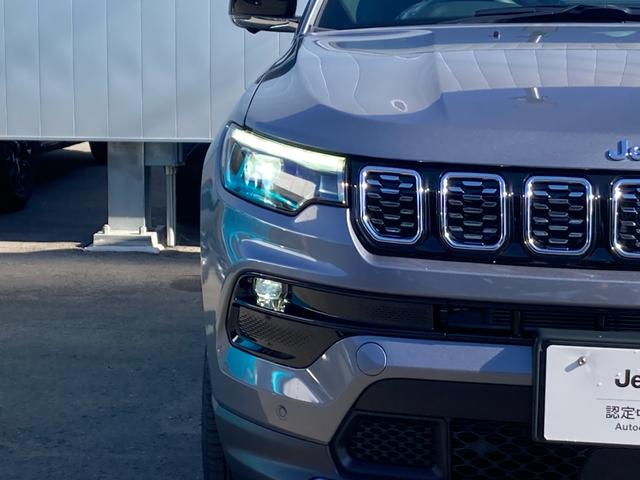 ジープ・コンパス リミテッド　登録未使用車　ワンオーナー　禁煙車　Ａｐｐｌｅ　ｃａｒ　ｐｌａｙ　ＡｎｄｏｒｉｄＡｕｔｏ　純正オーディオ　Ａｌｐｉｎｅ　レザーシート　シートメモリー機能　シートヒーター　ハンドルヒーター電動リアゲート（7枚目）