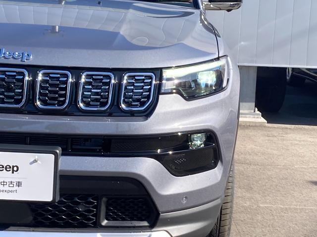 ジープ・コンパス リミテッド　登録未使用車　ワンオーナー　禁煙車　Ａｐｐｌｅ　ｃａｒ　ｐｌａｙ　ＡｎｄｏｒｉｄＡｕｔｏ　純正オーディオ　Ａｌｐｉｎｅ　レザーシート　シートメモリー機能　シートヒーター　ハンドルヒーター電動リアゲート（9枚目）