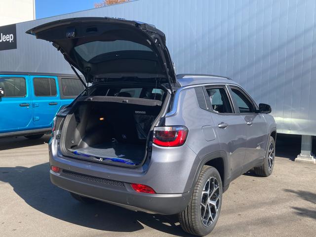 ジープ・コンパス リミテッド　登録未使用車　ワンオーナー　禁煙車　Ａｐｐｌｅ　ｃａｒ　ｐｌａｙ　ＡｎｄｏｒｉｄＡｕｔｏ　純正オーディオ　Ａｌｐｉｎｅ　レザーシート　シートメモリー機能　シートヒーター　ハンドルヒーター電動リアゲート（19枚目）