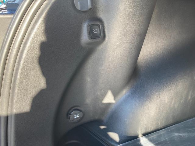 ジープ・コンパス リミテッド　登録未使用車　ワンオーナー　禁煙車　Ａｐｐｌｅ　ｃａｒ　ｐｌａｙ　ＡｎｄｏｒｉｄＡｕｔｏ　純正オーディオ　Ａｌｐｉｎｅ　レザーシート　シートメモリー機能　シートヒーター　ハンドルヒーター電動リアゲート（23枚目）