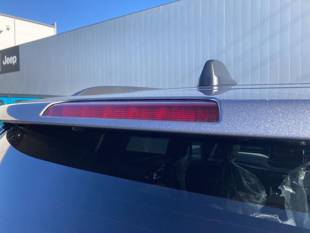 ジープ・コンパス リミテッド　登録未使用車　ワンオーナー　禁煙車　Ａｐｐｌｅ　ｃａｒ　ｐｌａｙ　ＡｎｄｏｒｉｄＡｕｔｏ　純正オーディオ　Ａｌｐｉｎｅ　レザーシート　シートメモリー機能　シートヒーター　ハンドルヒーター電動リアゲート（26枚目）