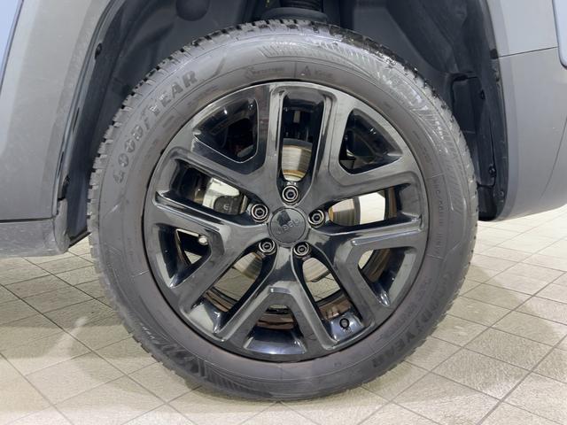 ジープ・レネゲード ナイトイーグル　認定中古車保証１年付帯　限定２００台　ファブリックシート　ＡｎｄｏｒｉｄＡｕｔｏ　Ａｐｐｌｅ　ｃａｒ　ｐｌａｙ　Ｂｌｕｅｔｏｏｔｈ　バックカメラ　ＬＥＤヘッドライト　ＥＴＣ（5枚目）