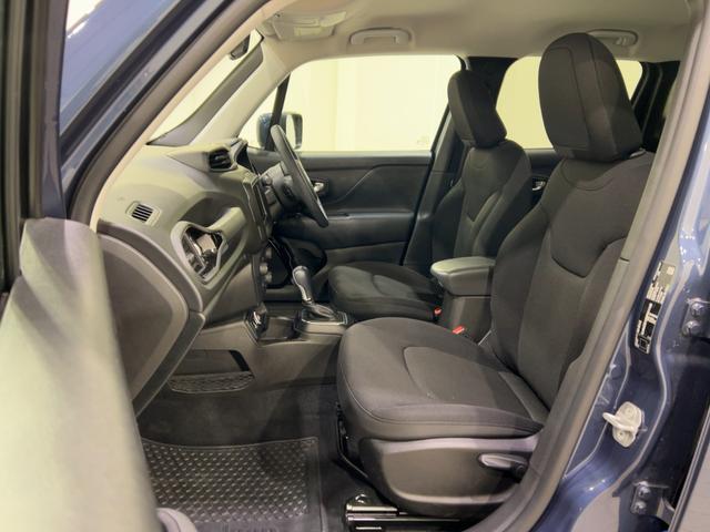 ジープ・レネゲード ナイトイーグル　認定中古車保証１年付帯　限定２００台　ファブリックシート　ＡｎｄｏｒｉｄＡｕｔｏ　Ａｐｐｌｅ　ｃａｒ　ｐｌａｙ　Ｂｌｕｅｔｏｏｔｈ　バックカメラ　ＬＥＤヘッドライト　ＥＴＣ（6枚目）