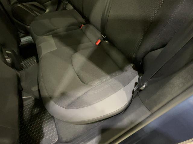 ジープ・レネゲード ナイトイーグル　認定中古車保証１年付帯　限定２００台　ファブリックシート　ＡｎｄｏｒｉｄＡｕｔｏ　Ａｐｐｌｅ　ｃａｒ　ｐｌａｙ　Ｂｌｕｅｔｏｏｔｈ　バックカメラ　ＬＥＤヘッドライト　ＥＴＣ（9枚目）