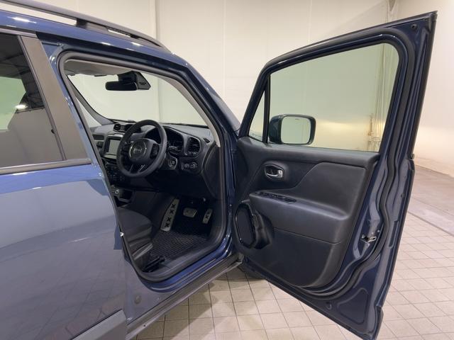 ジープ・レネゲード ナイトイーグル　認定中古車保証１年付帯　限定２００台　ファブリックシート　ＡｎｄｏｒｉｄＡｕｔｏ　Ａｐｐｌｅ　ｃａｒ　ｐｌａｙ　Ｂｌｕｅｔｏｏｔｈ　バックカメラ　ＬＥＤヘッドライト　ＥＴＣ（14枚目）